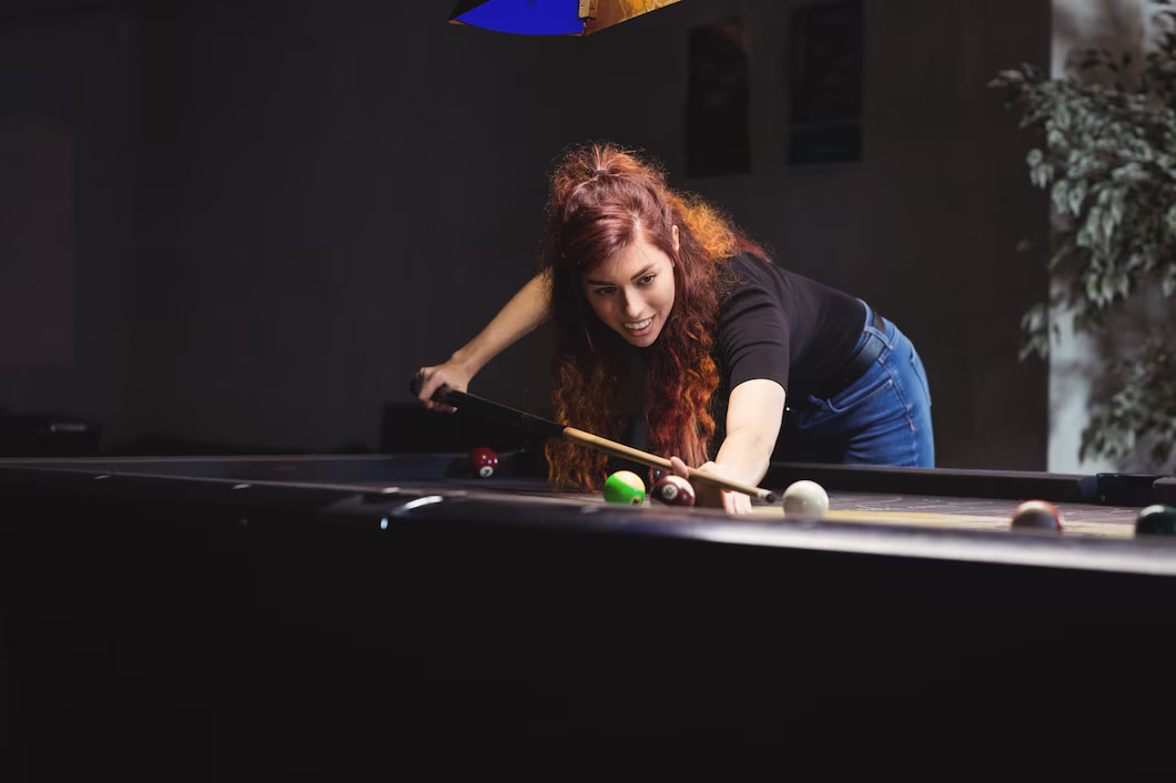 Risiko Membangun Usaha Billiard dan Cara Menghadapinya. Sumber: freepik.com